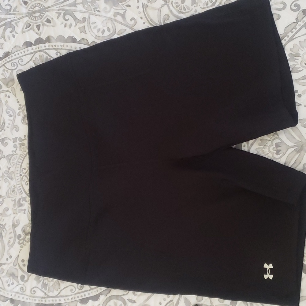 *** SOLD *** Women’s Under Armour Bundle - Picture 4 of 6